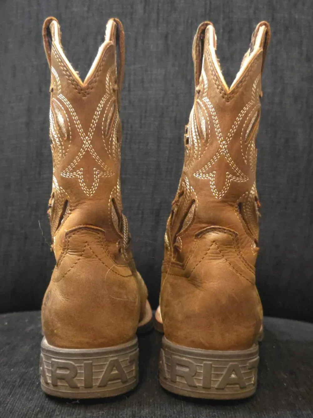 Ariat kids round
